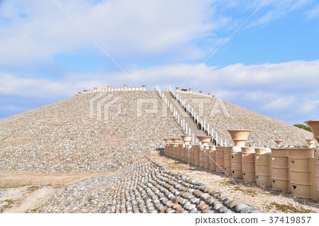 I want a circle after the Goshikizuka old burial mound I want a circle after the Goshikizuka old burial mound 37419857