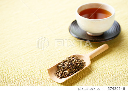 roasted green tea roasted green tea 37420646