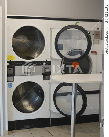 Row of washing machine of laundry 37421133