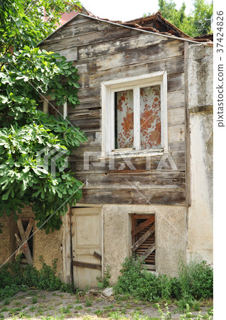 Old wooden house 37424826