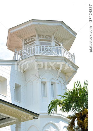 White villa 37424827