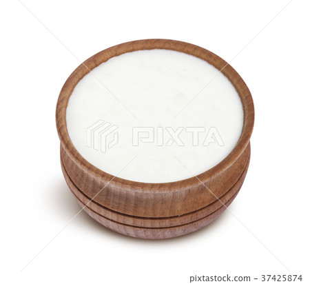 Sour cream in bowl isolated on white background 37425874