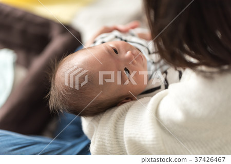 Hold the baby 37426467