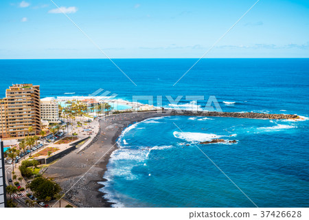 Aerial view to Puerto de la Cruz, Tenerife 37426628