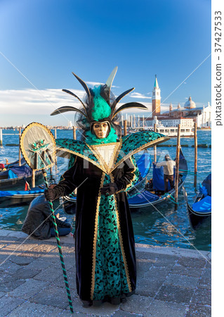 Colorful carnival mask in Venice, Italy Colorful carnival mask in Venice, Italy 37427533