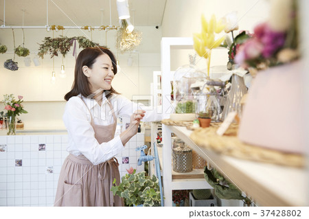 Florist, florist, young woman, korean Florist, florist, young woman, korean 37428802