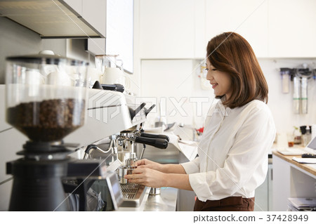 咖啡廳，咖啡師，韓國菜 37428949