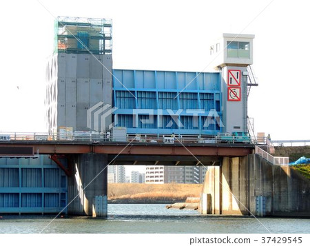 Shin Shibakawa water gate 37429545