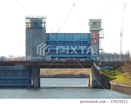 Shin Shibakawa water gate 37429551