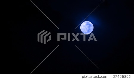 Super Full moon Blue near the world in most years. Super Full moon Blue near the world in most years. 37436895