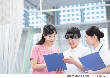 女性，醫務人員，醫生，護士，醫院，職業學校 37436978