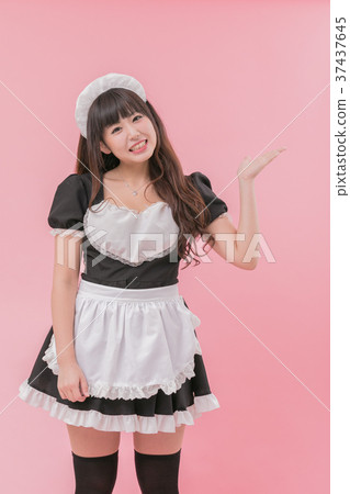 Black Maid Cosplay Introduction 37437645