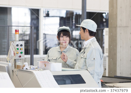 工廠和工人 37437979