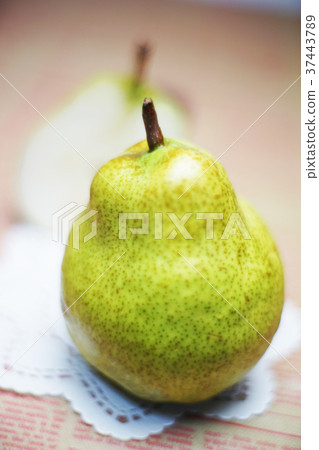 Pear Pear 37443789