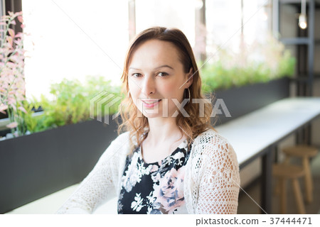 肖像外國人的女人 肖像外國人的女人 37444471