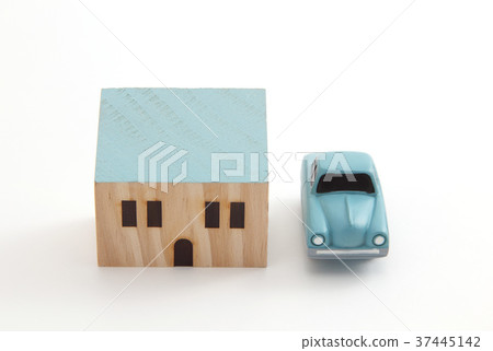汽車和房子的形象 37445142