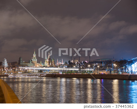 Sunny summer day moscow river bay kremlin night Sunny summer day moscow river bay kremlin night 37445362