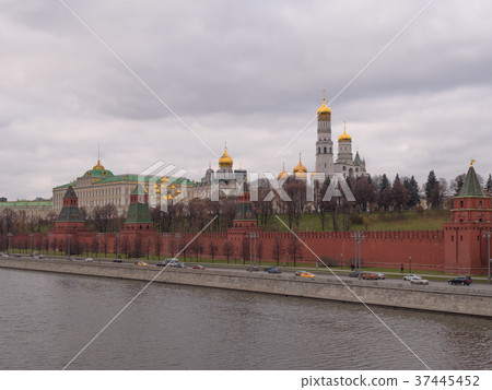 Sunny summer day moscow river bay kremlin 37445452