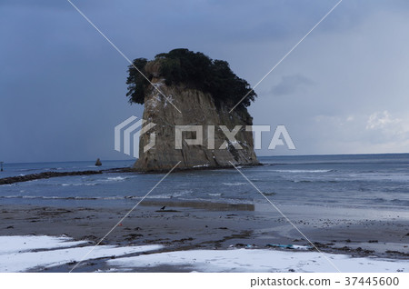 見附島 37445600