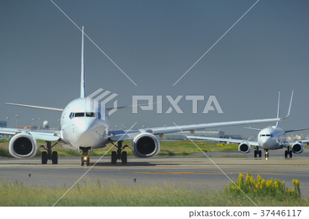 兩個B737 37446117