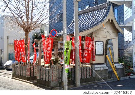 Downtown walk: Masaki Inari Shrine Downtown walk: Masaki Inari Shrine 37446397