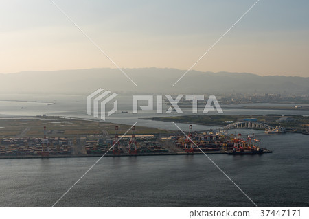 Osaka harbor 37447171