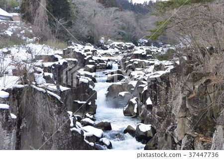 冬天的關河 冬天的關河 37447736