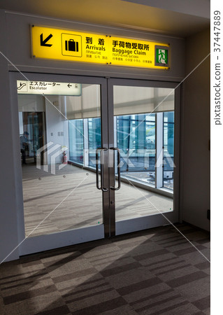 Airport entrance door 37447889