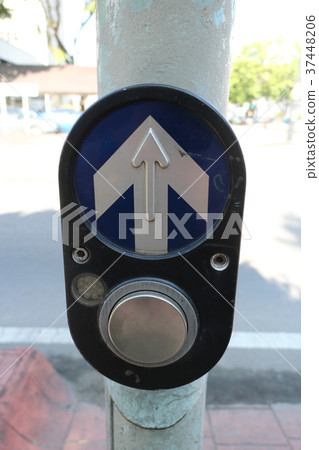 行人信號按鈕（馬來西亞） 37448206