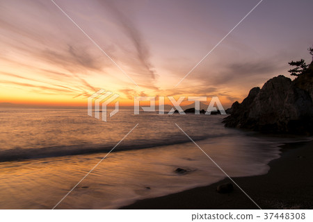 Sea of the evening 37448308