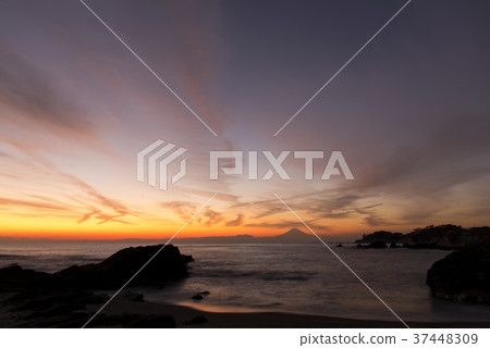 Sea of the evening 37448309