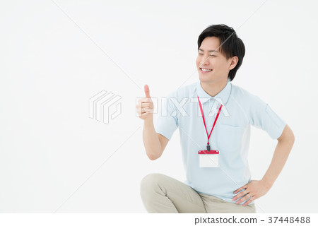 馬球襯衫的男性工作人員 馬球襯衫的男性工作人員 37448488