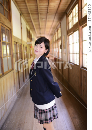 學校的女生 學校的女生 37448590