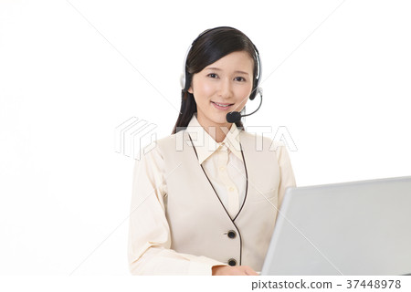 A smiling operator 37448978