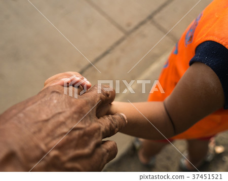 Hand in Hand 37451521