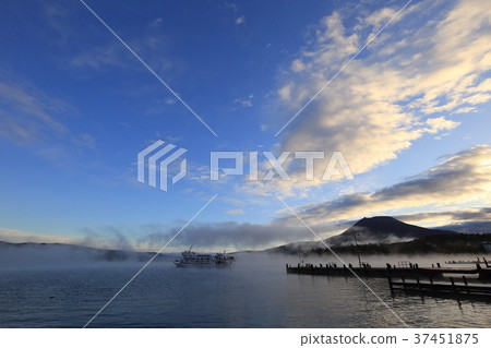 Lake Akan in the early morning, Akan-cho, Kushiro, Hokkaido 37451875