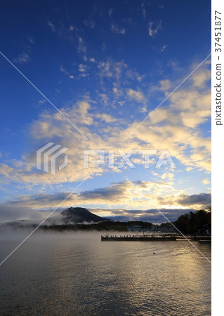 Lake Akan in the early morning, Akan-cho, Kushiro, Hokkaido Lake Akan in the early morning, Akan-cho, Kushiro, Hokkaido 37451877