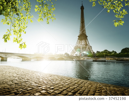 spring time in Paris, Eiffel tower 37452198