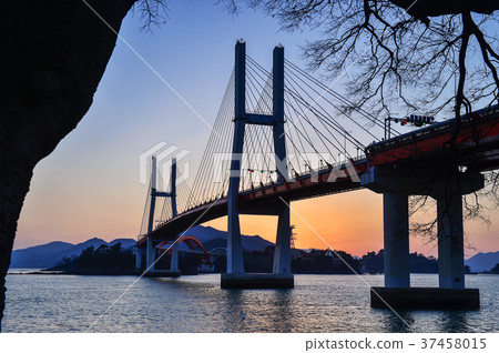 Samchonpo Bridge, Hallyeo Marine National Park, Sacheon City, Gyeongnam 37458015