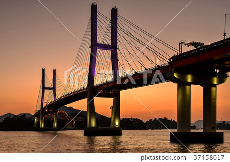 Samchonpo Bridge,Hallyeo海洋國家公園,Sacheon市,慶南 Samchonpo Bridge,Hallyeo海洋國家公園,Sacheon市,慶南 37458017