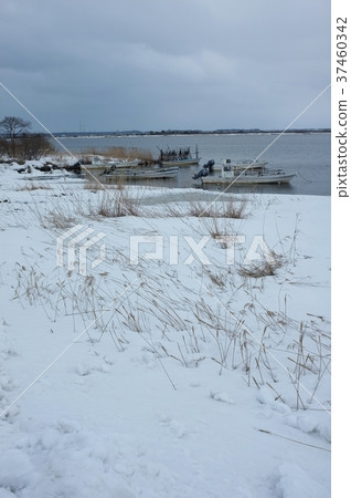 Lake Ogawara in winter 37460342