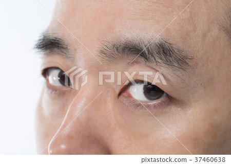 Middle male 37460638