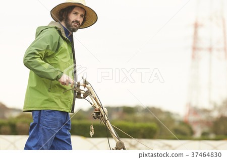 農業耕地機外國人男 農業耕地機外國人男 37464830