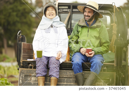 農業打破農夫婦女和外國人 農業打破農夫婦女和外國人 37465045