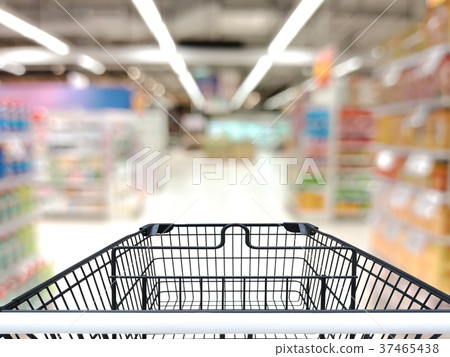 Shopping in the shopping mall. Shopping in the shopping mall. 37465438