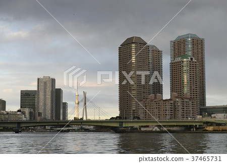  Tokyo cityscape "Sakai Ohashi over Sumida River" in Japan 37465731