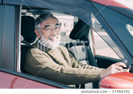 Senior male senior driver driving 37466392