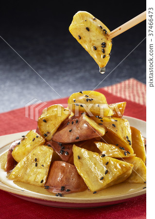 Candied sweet potato 37466473