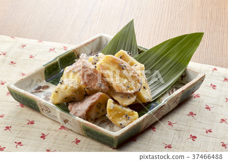 Candied sweet potato 37466488