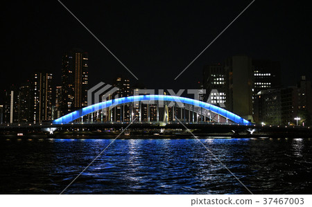Tokyo cityscape in Japan-Nagashiro Bridge 37467003